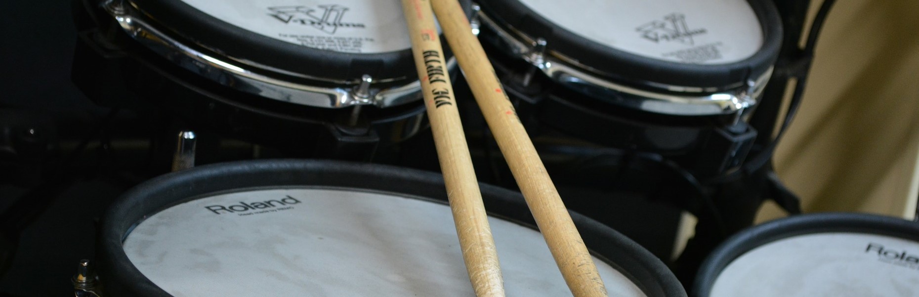E-Drums mit Sticks